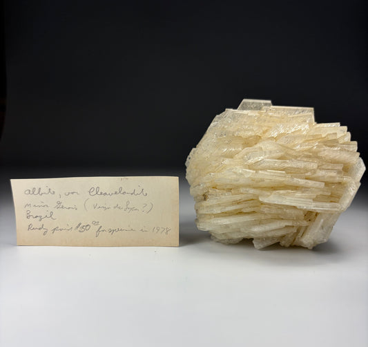 Albite on Cleavelandite