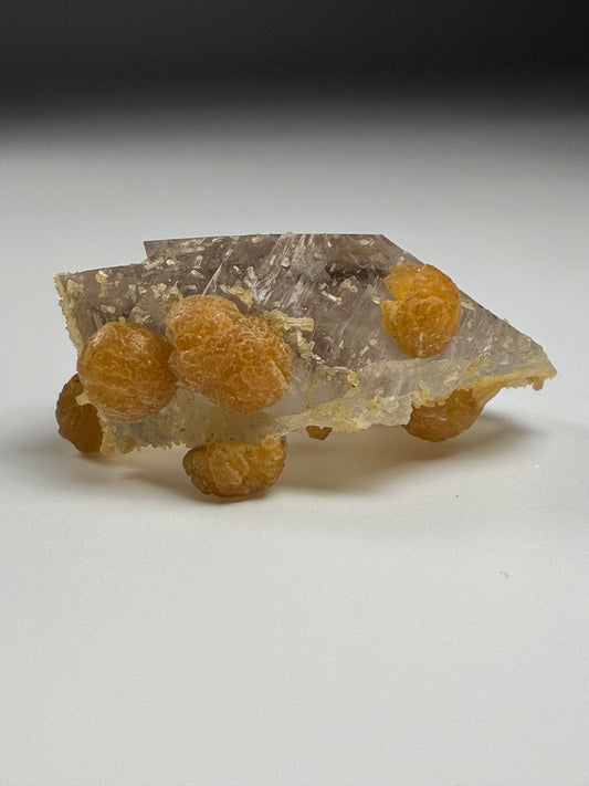 Stellerite on Quartz