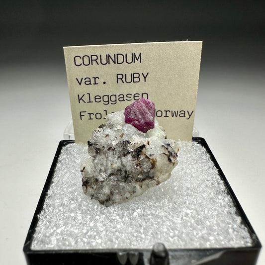 Corundum var Ruby