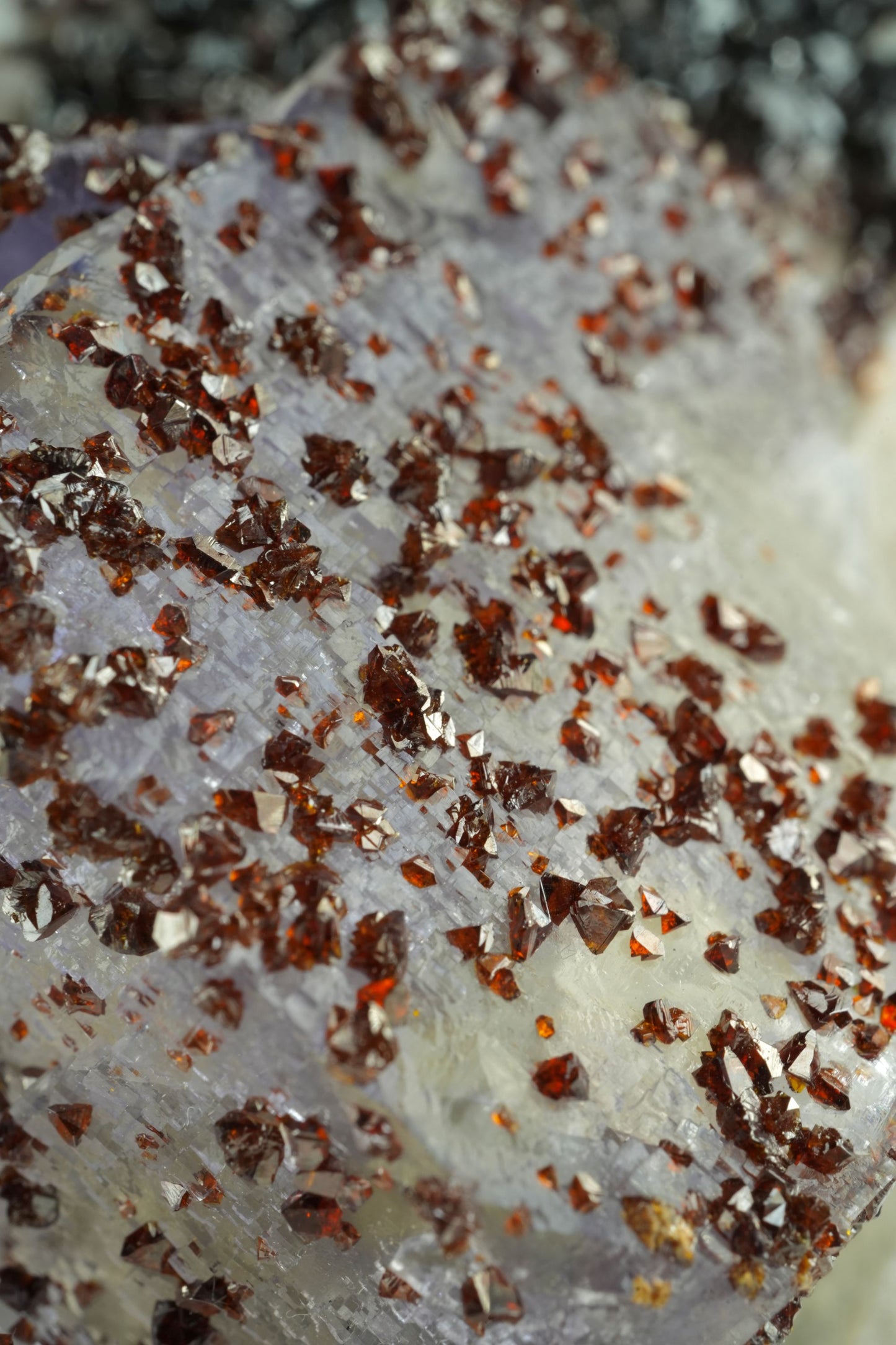 Sphalerite on Flourite