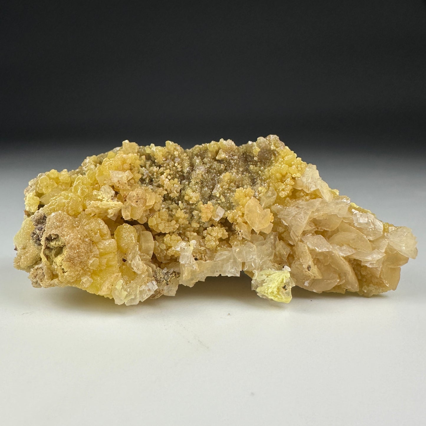 Mimetite with calcite