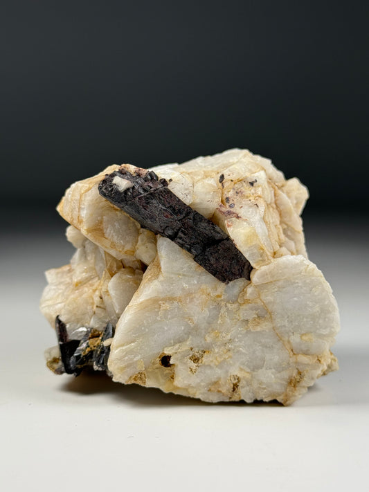 Huebnerite in Quartz