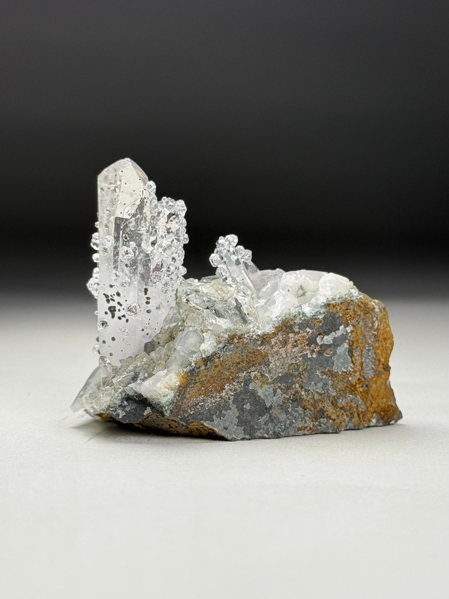 Quartz w/ Analcime