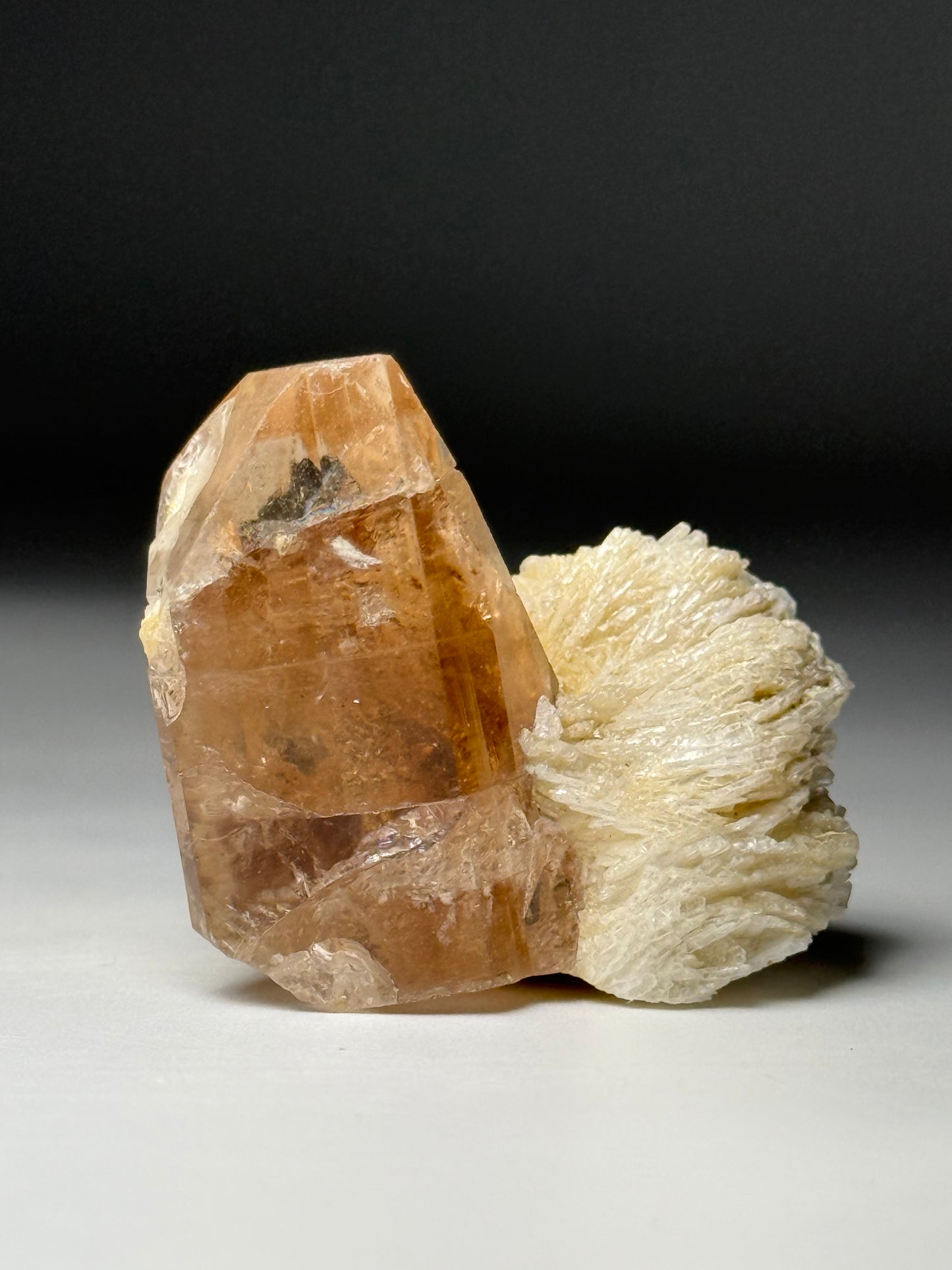 Topaz w/ albite
