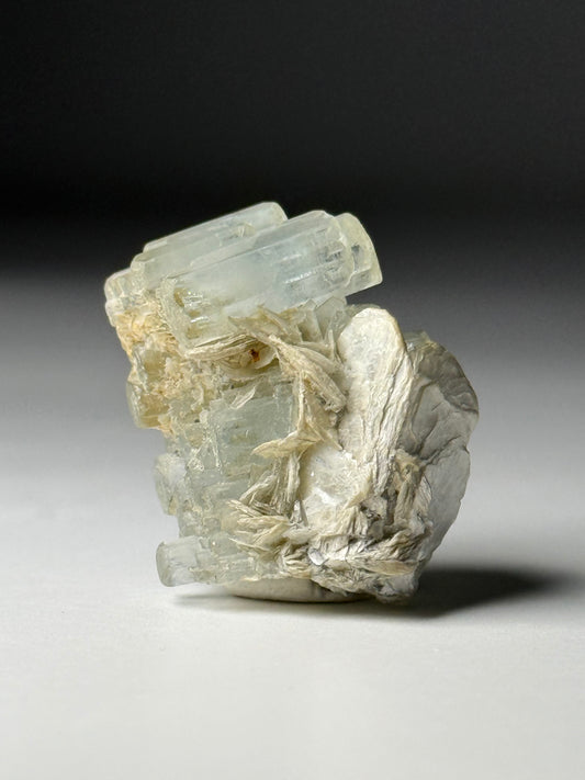 Aquamarine w/ muscovite