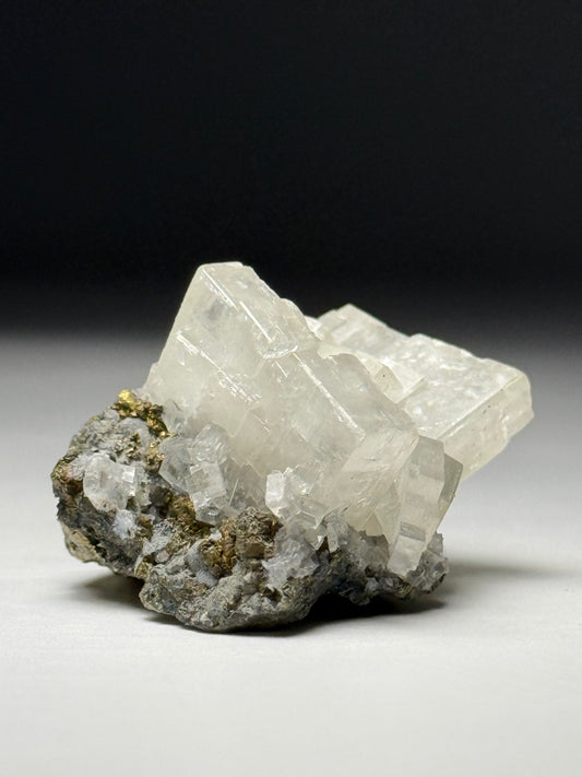 Barite w/ chalcopyrite