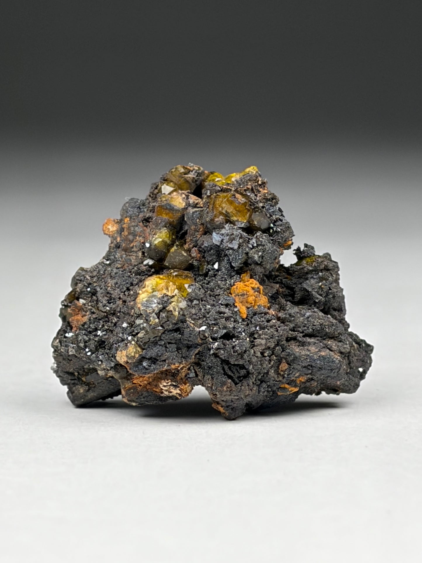 Maganite w/ Sturmanite