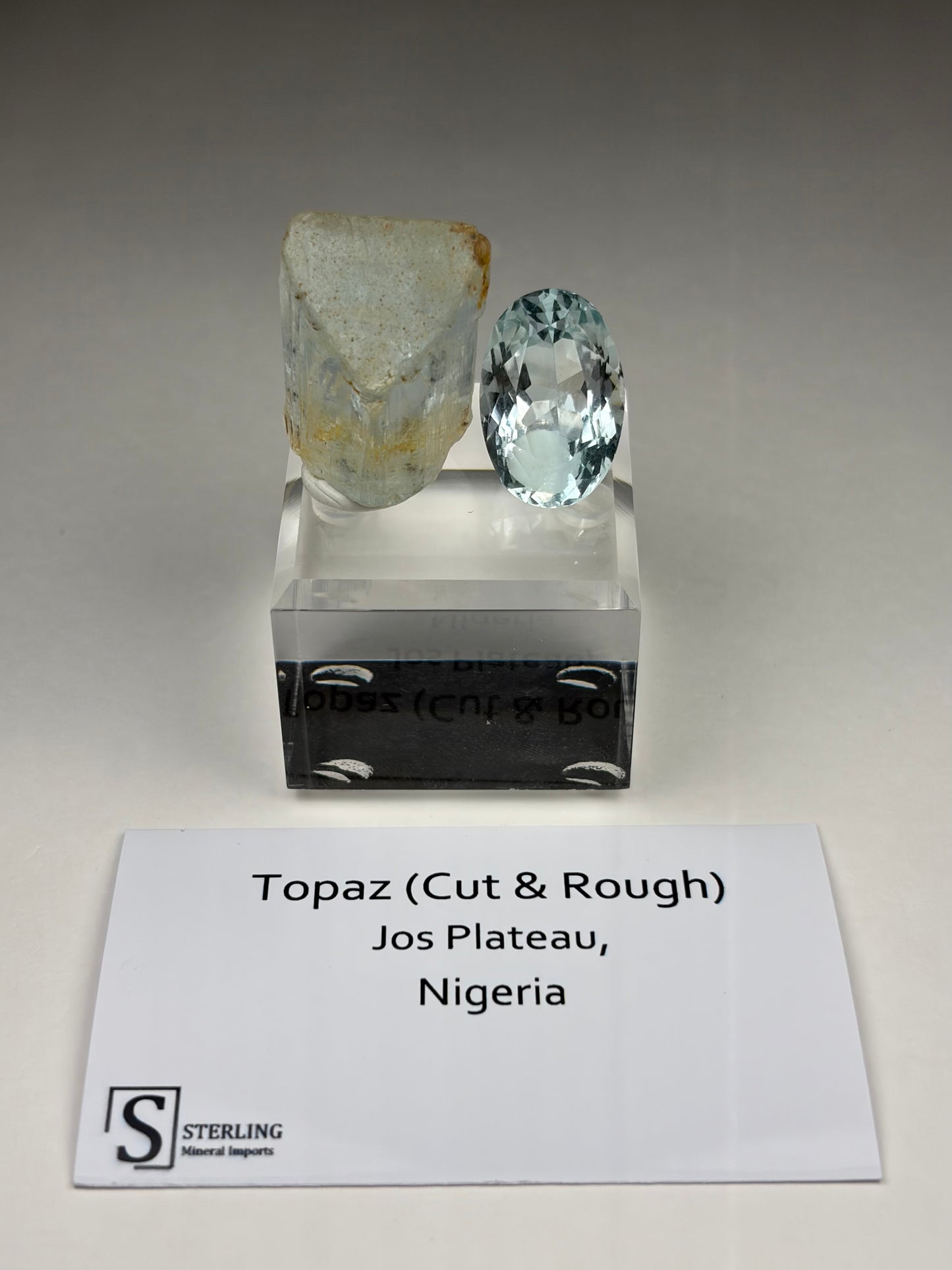 Topaz(Cut & Rough) on stand