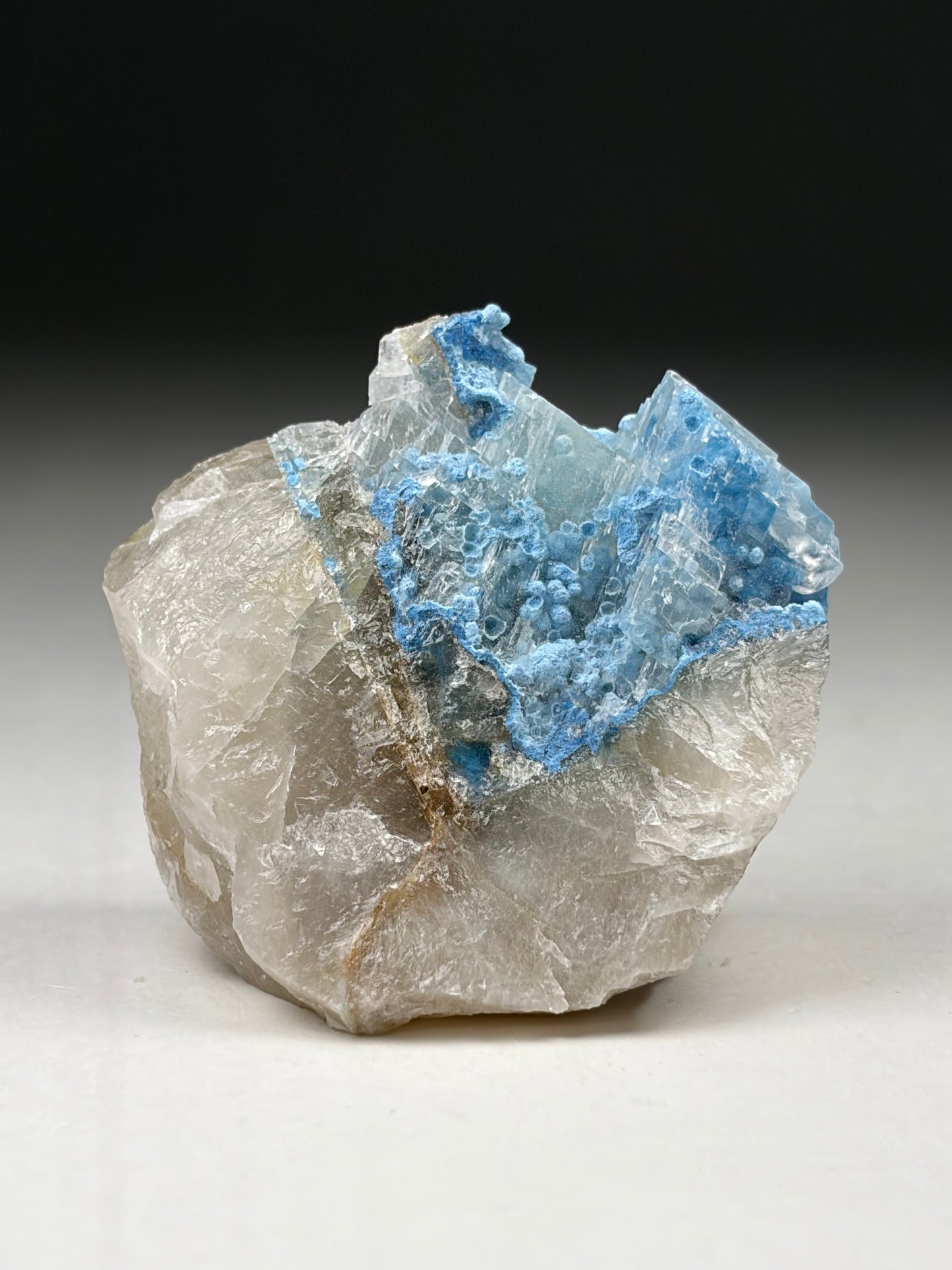 Shattuckite incl. Calcite
