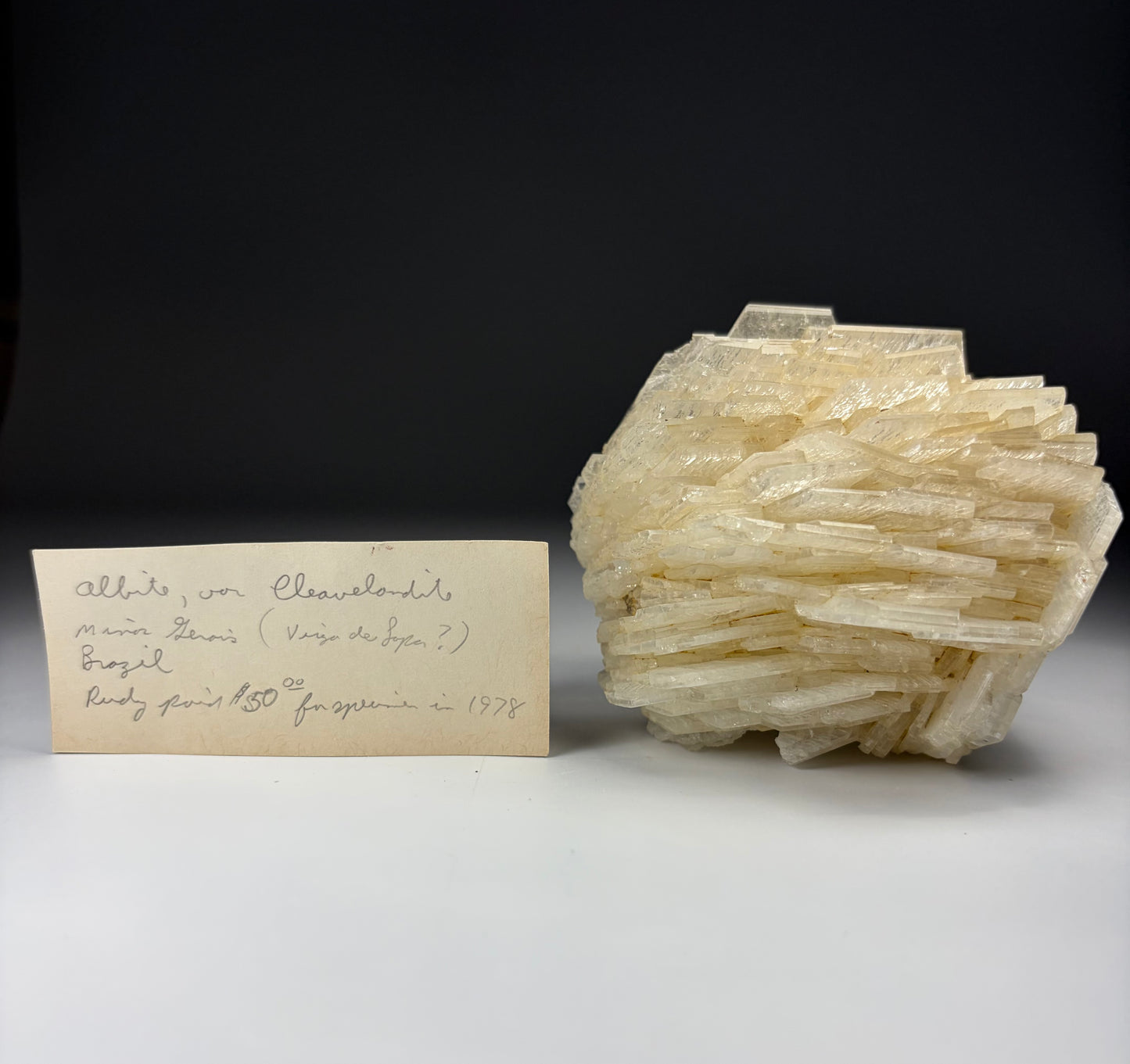 Albite on Cleavelandite