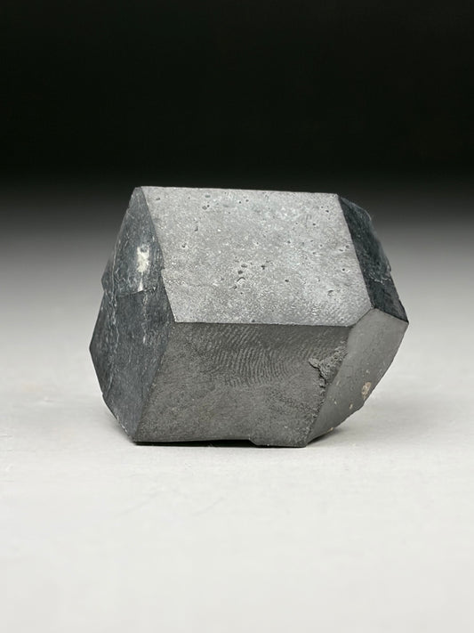Magnetite ps Garnet