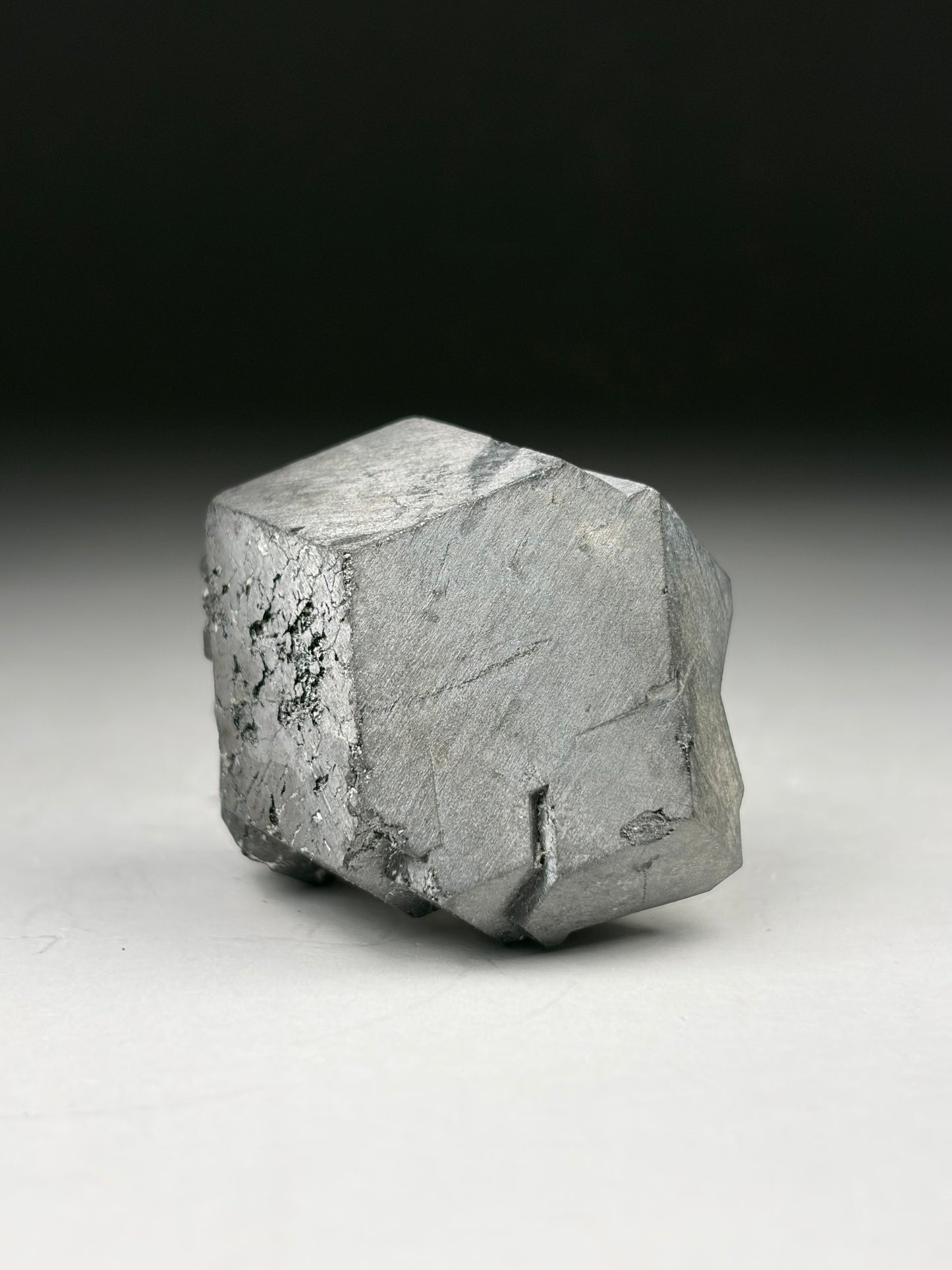 Magnetite ps Garnet