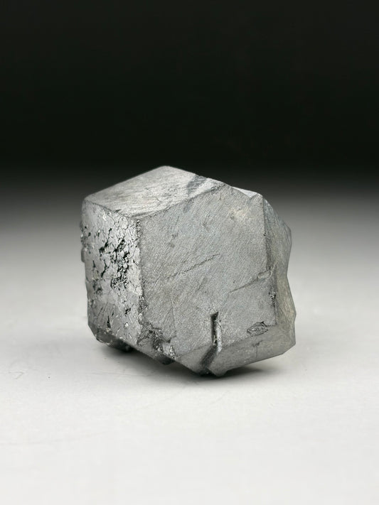 Magnetite ps Garnet