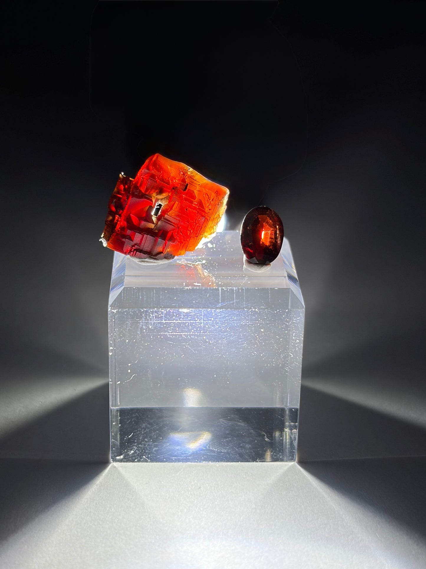Spessartine Garnet (Cut&Rough)