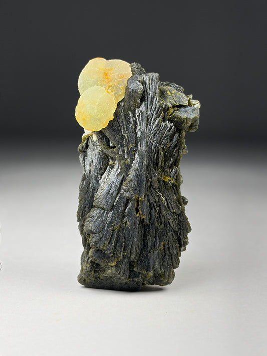 Prehnite on Epidote
