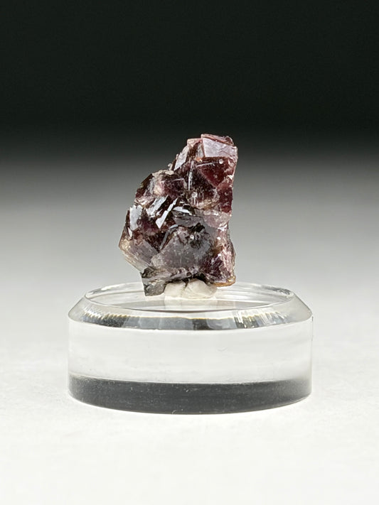 Adamite w/ base