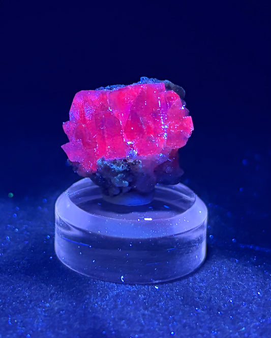 Fluorite w/ base